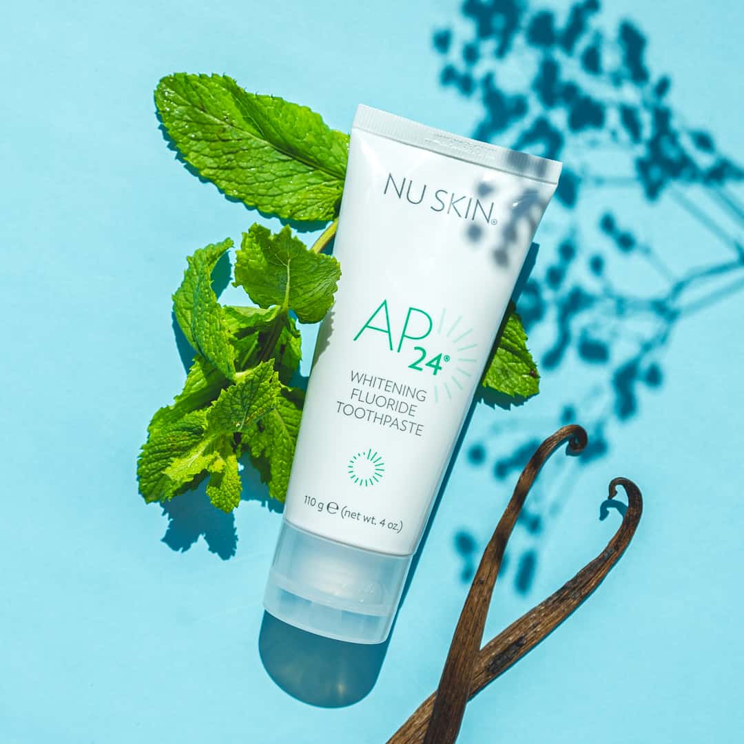 AP-24 Whitening Fluoride Zahnpasta